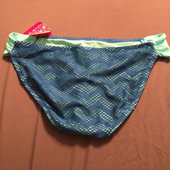 2 Piece bathing suite - Picture 5 of 8